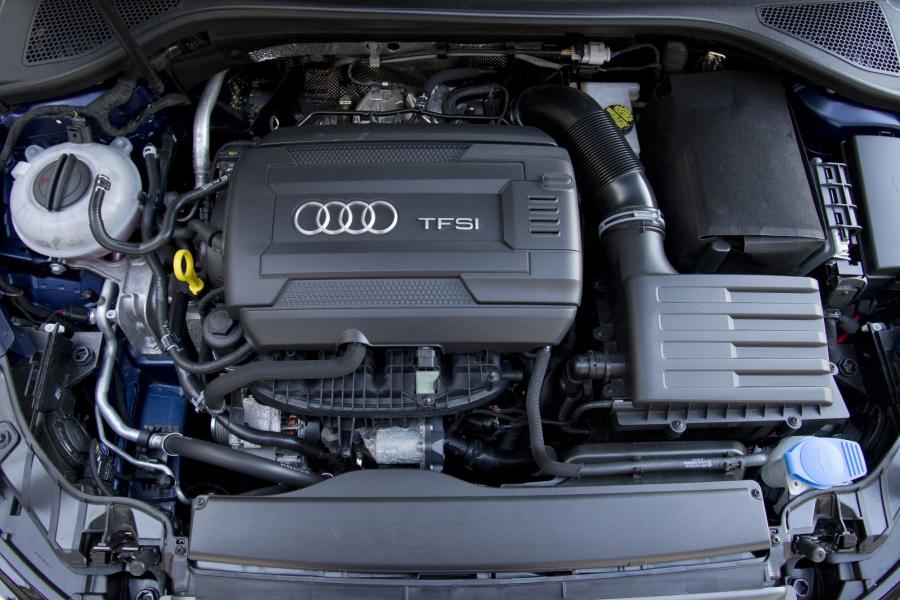 Моторный отсек Audi A3 Sedan 2.0T Quattro (8V) 2014 года  (NA) (фото 9 из 88)